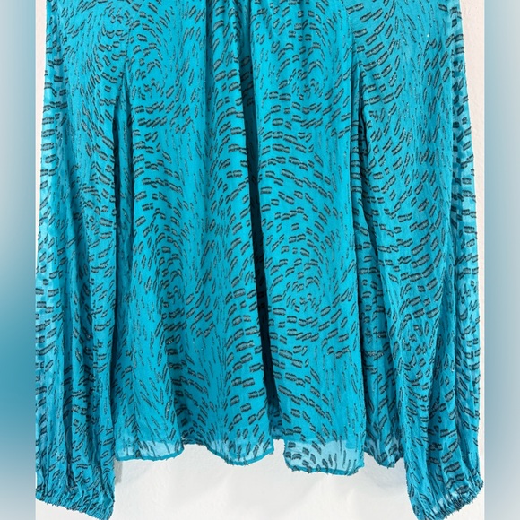 Lilly Pulitzer Caline Metallic Silk Top Teal Bay Silk Swirl Clip Size Small - Picture 7 of 12